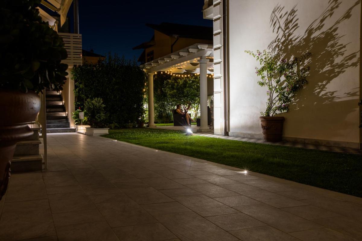 Residence Stella Marina di Massa Exterior foto